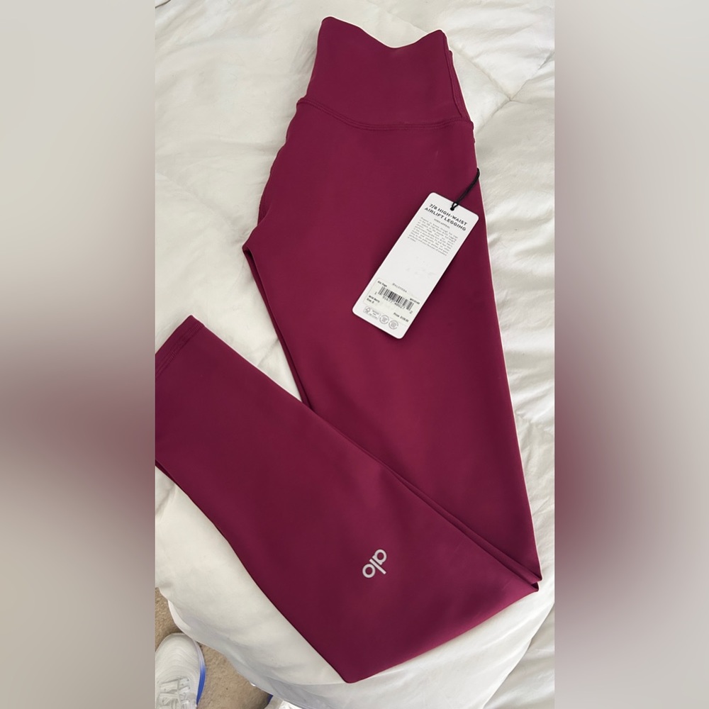 Brand new airlift Alo leggings brand new with tags small wild berry